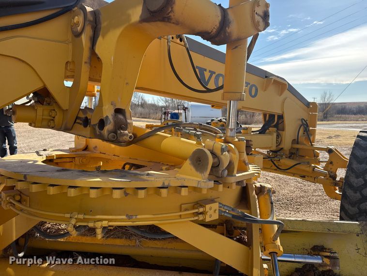 image for item EP2985 2005 Volvo G720B motor grader