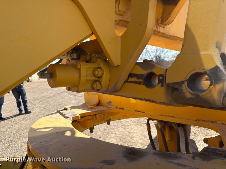 image for item EP2985 2005 Volvo G720B motor grader