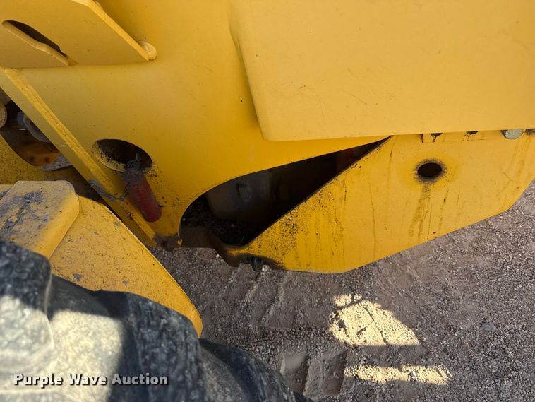 image for item EP2985 2005 Volvo G720B motor grader