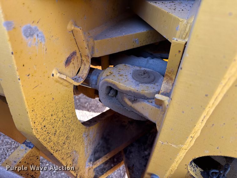 image for item EP2985 2005 Volvo G720B motor grader