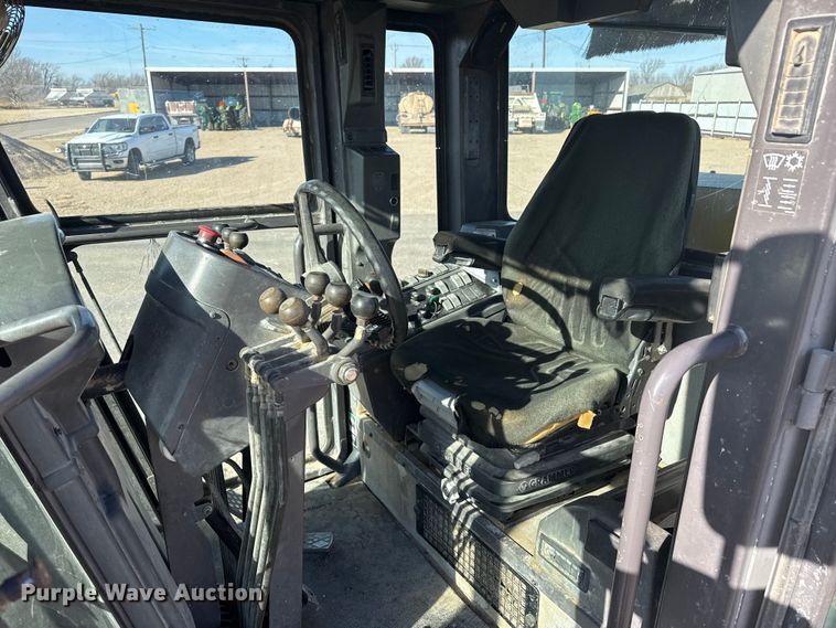 image for item EP2985 2005 Volvo G720B motor grader