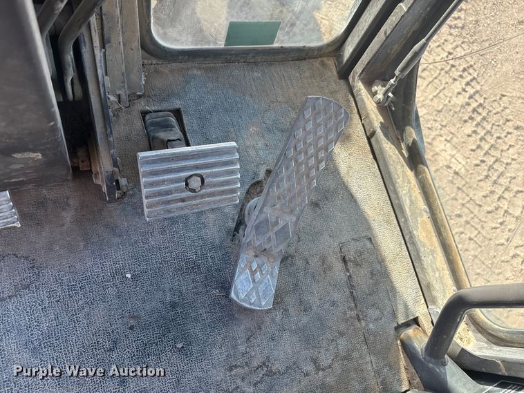 image for item EP2985 2005 Volvo G720B motor grader