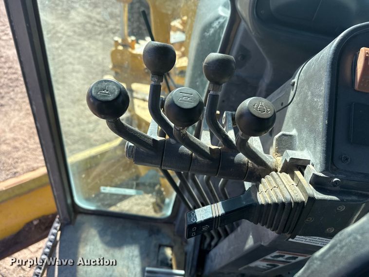 image for item EP2985 2005 Volvo G720B motor grader