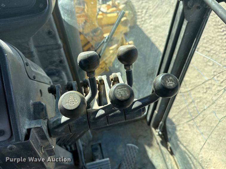 image for item EP2985 2005 Volvo G720B motor grader