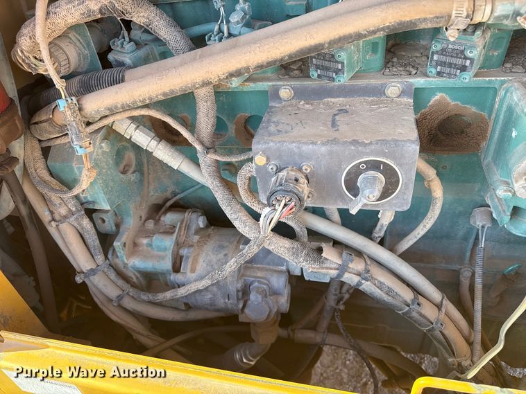 image for item EP2985 2005 Volvo G720B motor grader