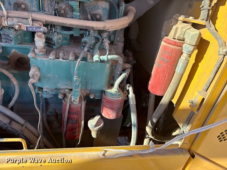 image for item EP2985 2005 Volvo G720B motor grader