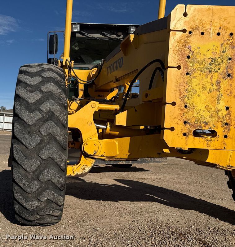 image for item EP2985 2005 Volvo G720B motor grader