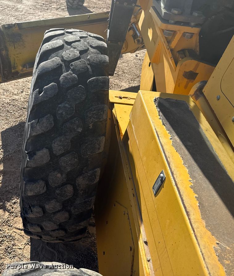 image for item EP2985 2005 Volvo G720B motor grader