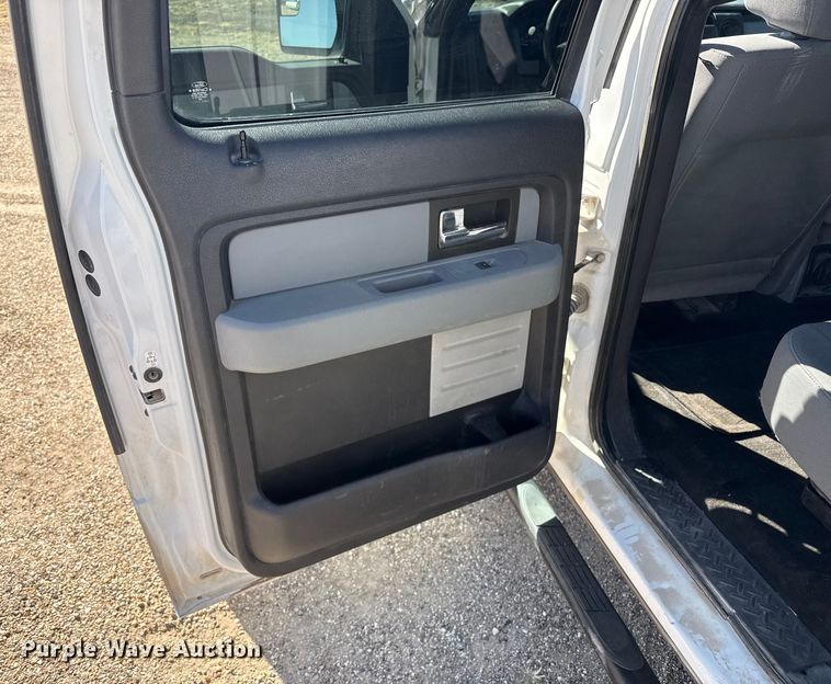 image for item EP2989 2014 Ford F150 Crew Cab pickup truck