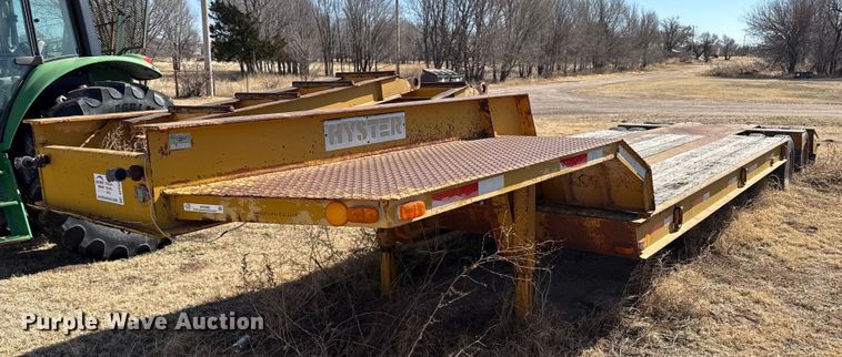 image for item EP2990 1982 Hyster drop deck equipment trailer