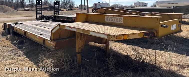image for item EP2990 1982 Hyster drop deck equipment trailer