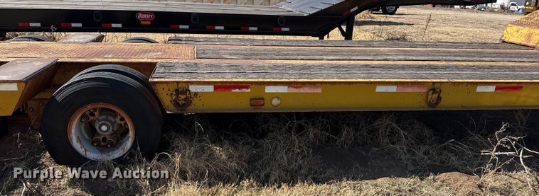 image for item EP2990 1982 Hyster drop deck equipment trailer