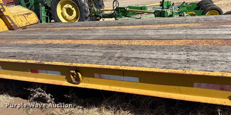 image for item EP2990 1982 Hyster drop deck equipment trailer