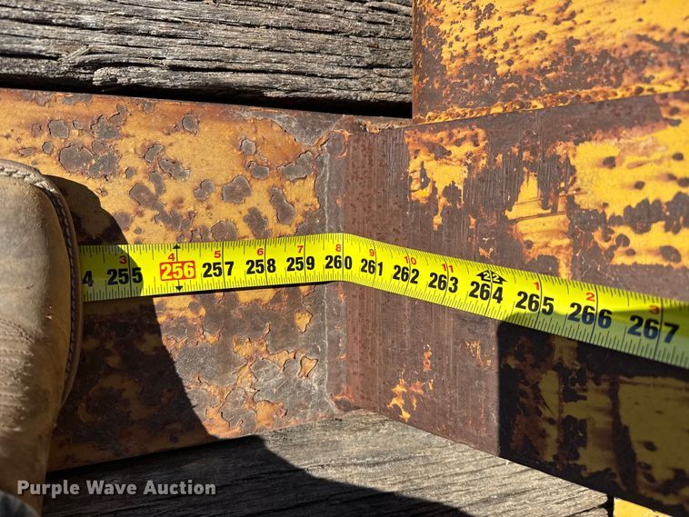 image for item EP2990 1982 Hyster drop deck equipment trailer