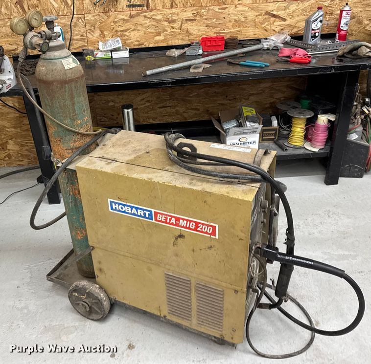 image for item ER0423 Hobart Beta Mig 200 welder