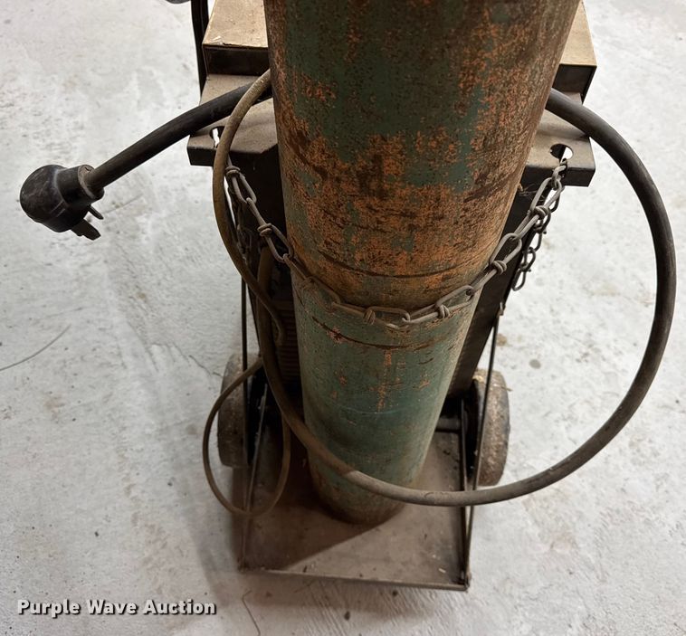 image for item ER0423 Hobart Beta Mig 200 welder