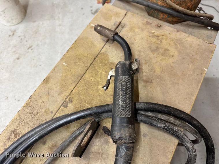 image for item ER0423 Hobart Beta Mig 200 welder