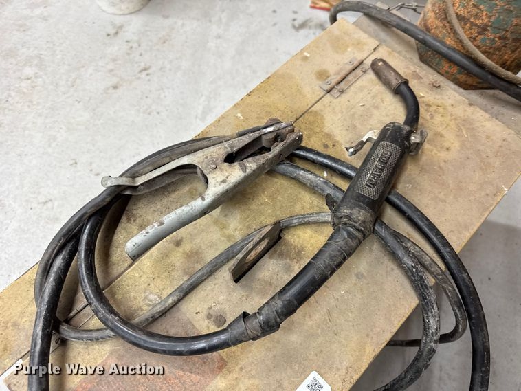 image for item ER0423 Hobart Beta Mig 200 welder