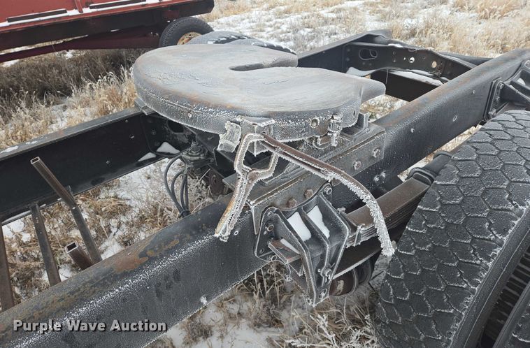 image for item ES2608 1987 International S1700 semi truck