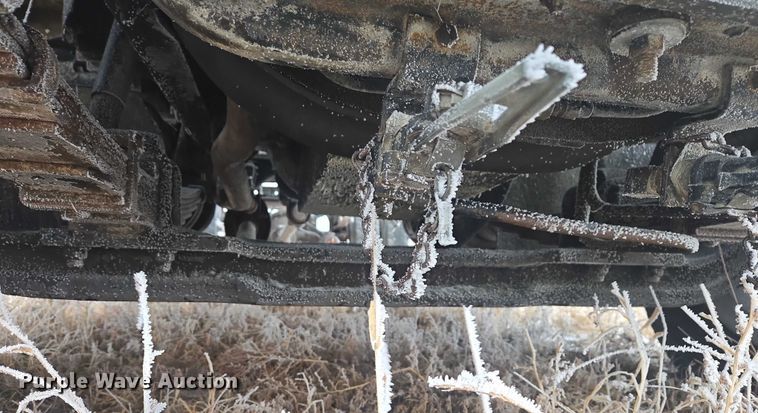 image for item ES2608 1987 International S1700 semi truck