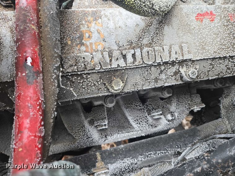 image for item ES2608 1987 International S1700 semi truck