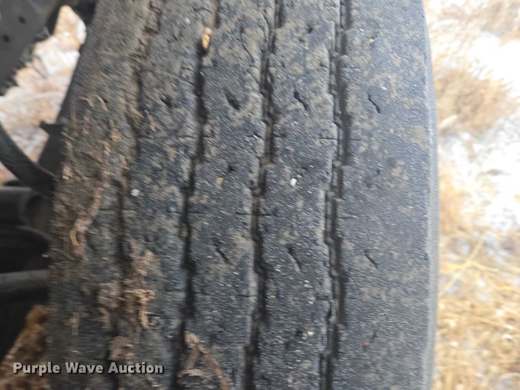 image for item ES2608 1987 International S1700 semi truck