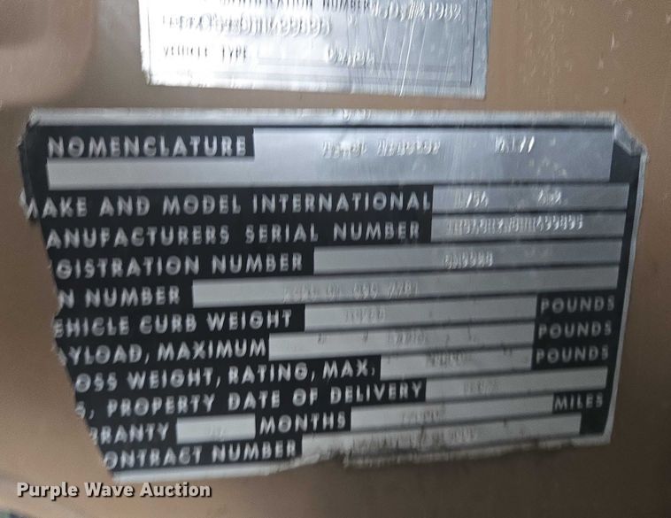 image for item ES2608 1987 International S1700 semi truck