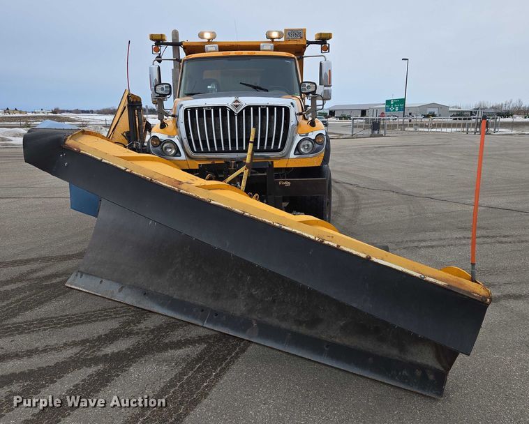 image for item ES2913 2012 International 7600 dump truck