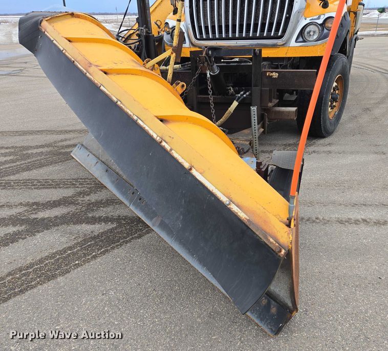 image for item ES2913 2012 International 7600 dump truck