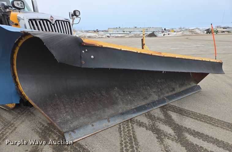 image for item ES2913 2012 International 7600 dump truck