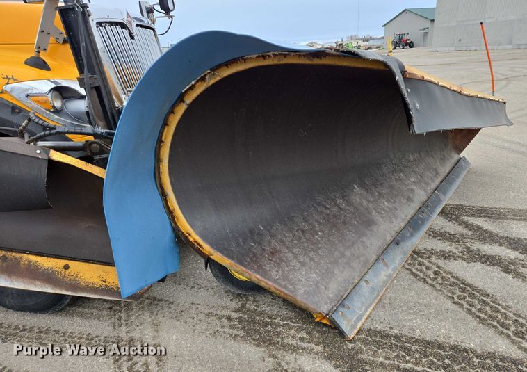 image for item ES2913 2012 International 7600 dump truck