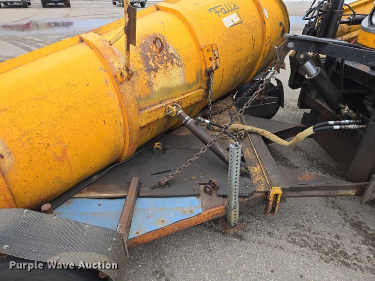 image for item ES2913 2012 International 7600 dump truck