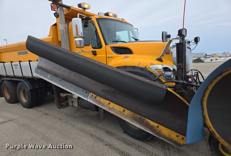 image for item ES2913 2012 International 7600 dump truck