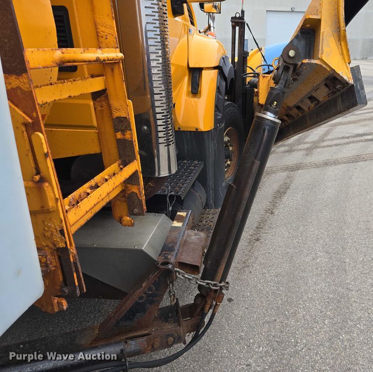 image for item ES2913 2012 International 7600 dump truck