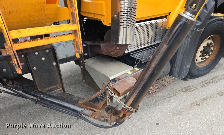 image for item ES2913 2012 International 7600 dump truck