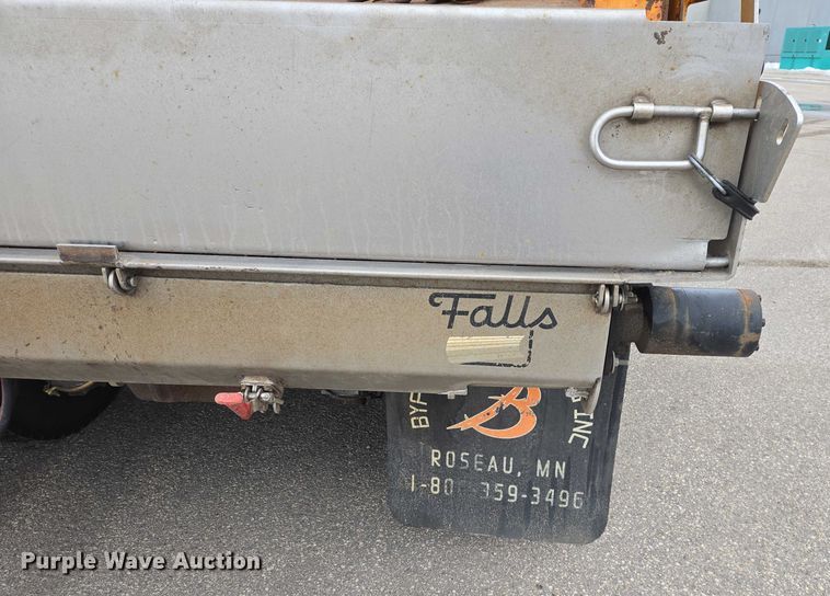 image for item ES2913 2012 International 7600 dump truck