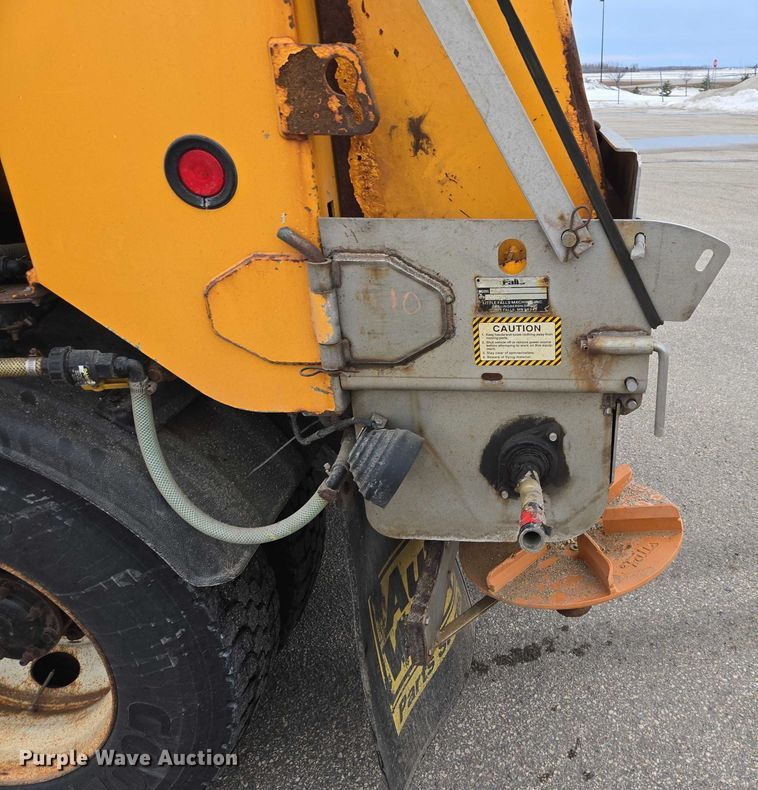 image for item ES2913 2012 International 7600 dump truck