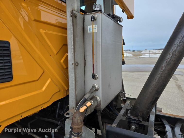 image for item ES2913 2012 International 7600 dump truck