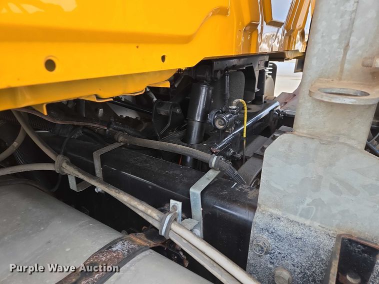 image for item ES2913 2012 International 7600 dump truck