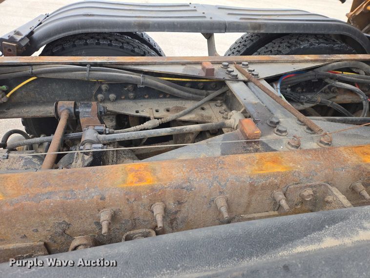 image for item ES2913 2012 International 7600 dump truck