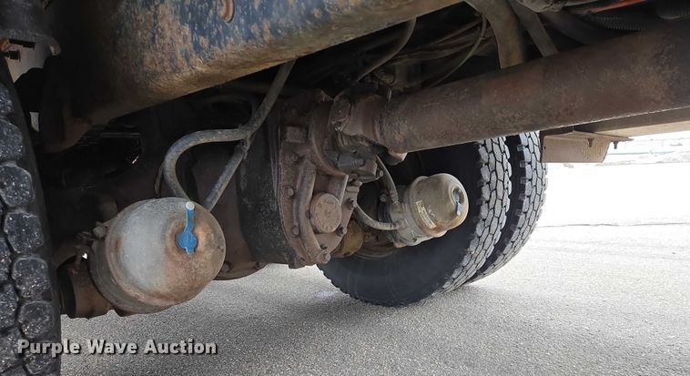 image for item ES2913 2012 International 7600 dump truck