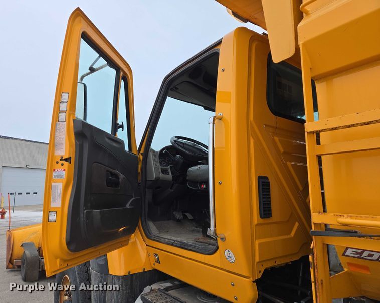 image for item ES2913 2012 International 7600 dump truck