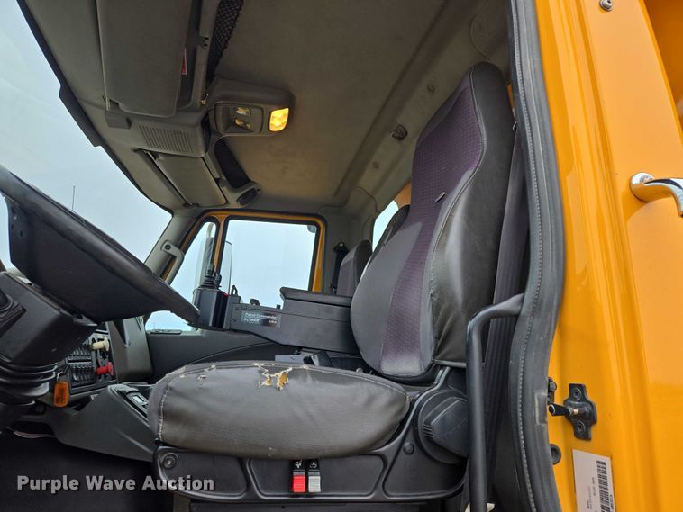 image for item ES2913 2012 International 7600 dump truck