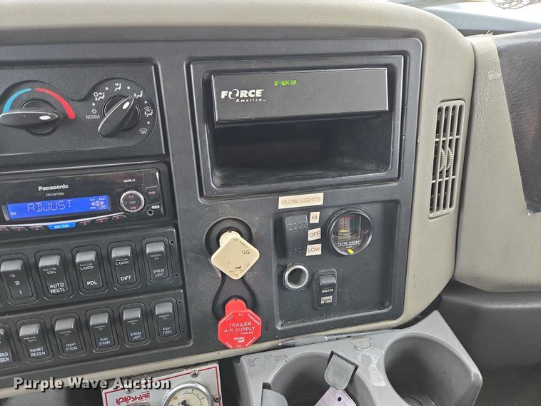 image for item ES2913 2012 International 7600 dump truck