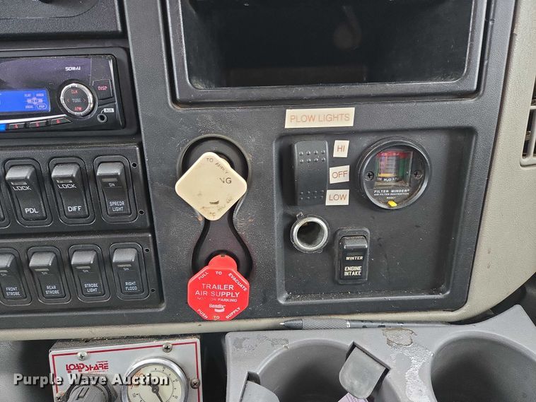 image for item ES2913 2012 International 7600 dump truck