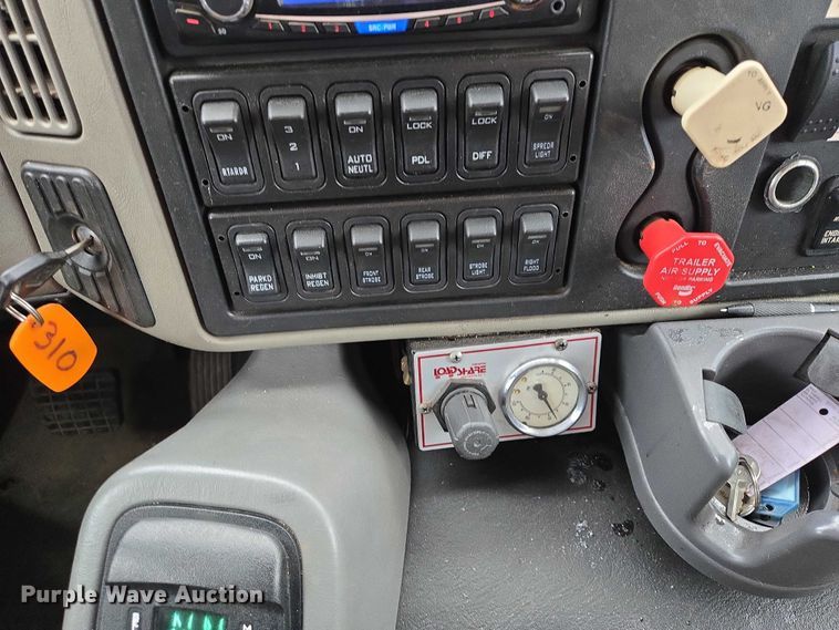 image for item ES2913 2012 International 7600 dump truck