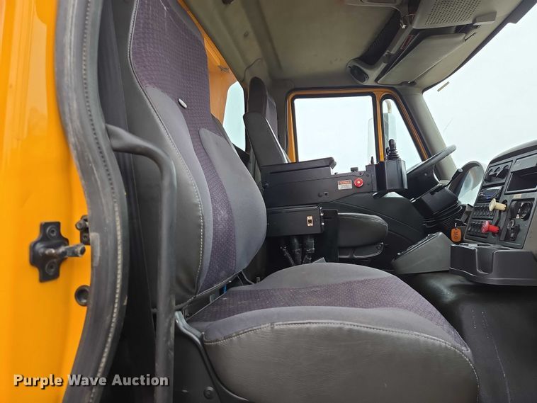 image for item ES2913 2012 International 7600 dump truck