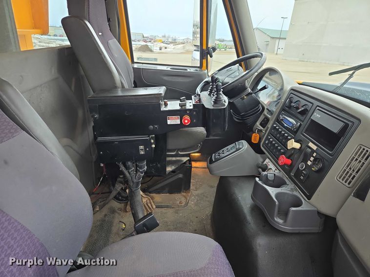 image for item ES2913 2012 International 7600 dump truck