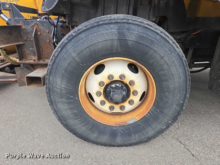 image for item ES2913 2012 International 7600 dump truck