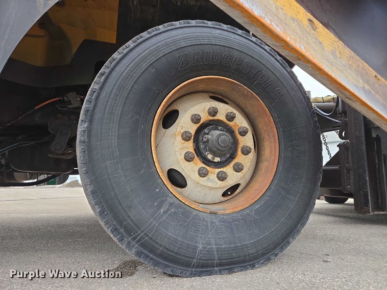 image for item ES2913 2012 International 7600 dump truck